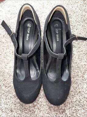 TOP Moda Black Mary Jane Heels with Gold Buckle